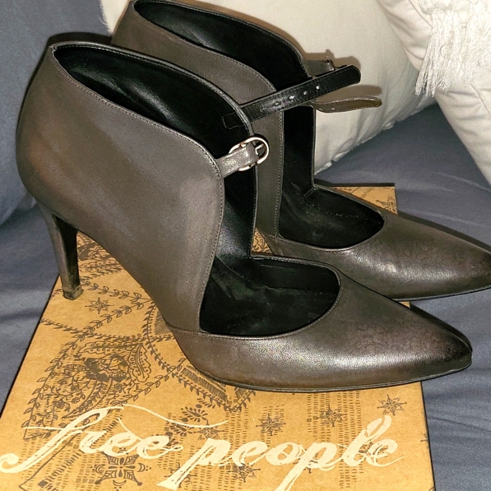FREE PEOPLE PUMPS